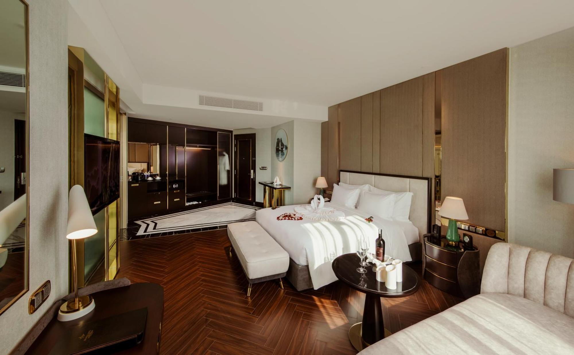 Radisson Blu Ha Long Bay Hotel Bagian luar foto