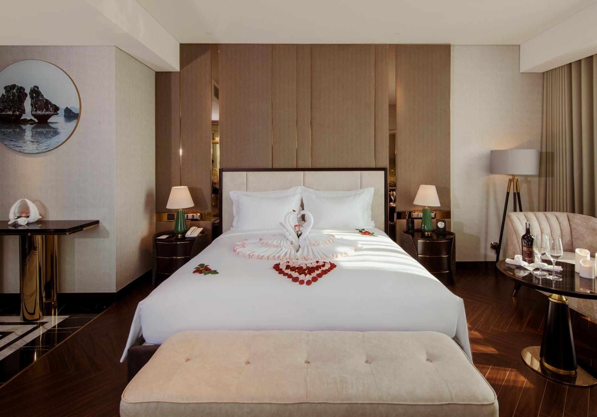 Radisson Blu Ha Long Bay Hotel Bagian luar foto