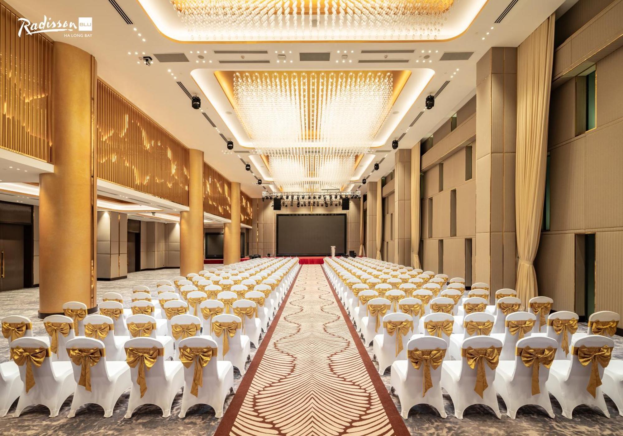 Radisson Blu Ha Long Bay Hotel Bagian luar foto