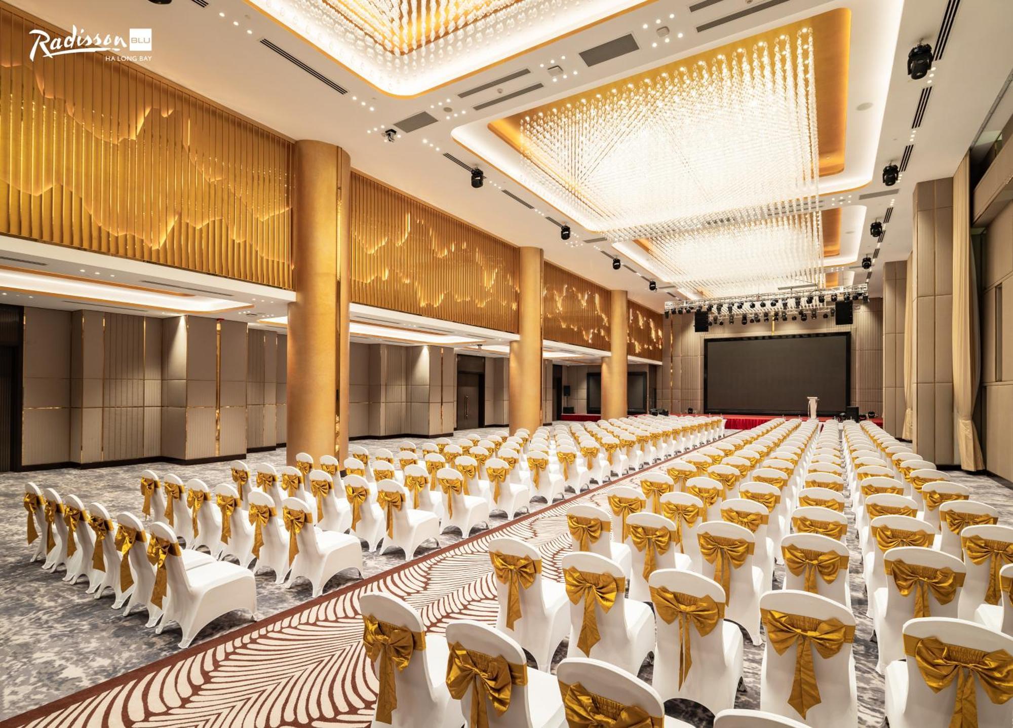 Radisson Blu Ha Long Bay Hotel Bagian luar foto