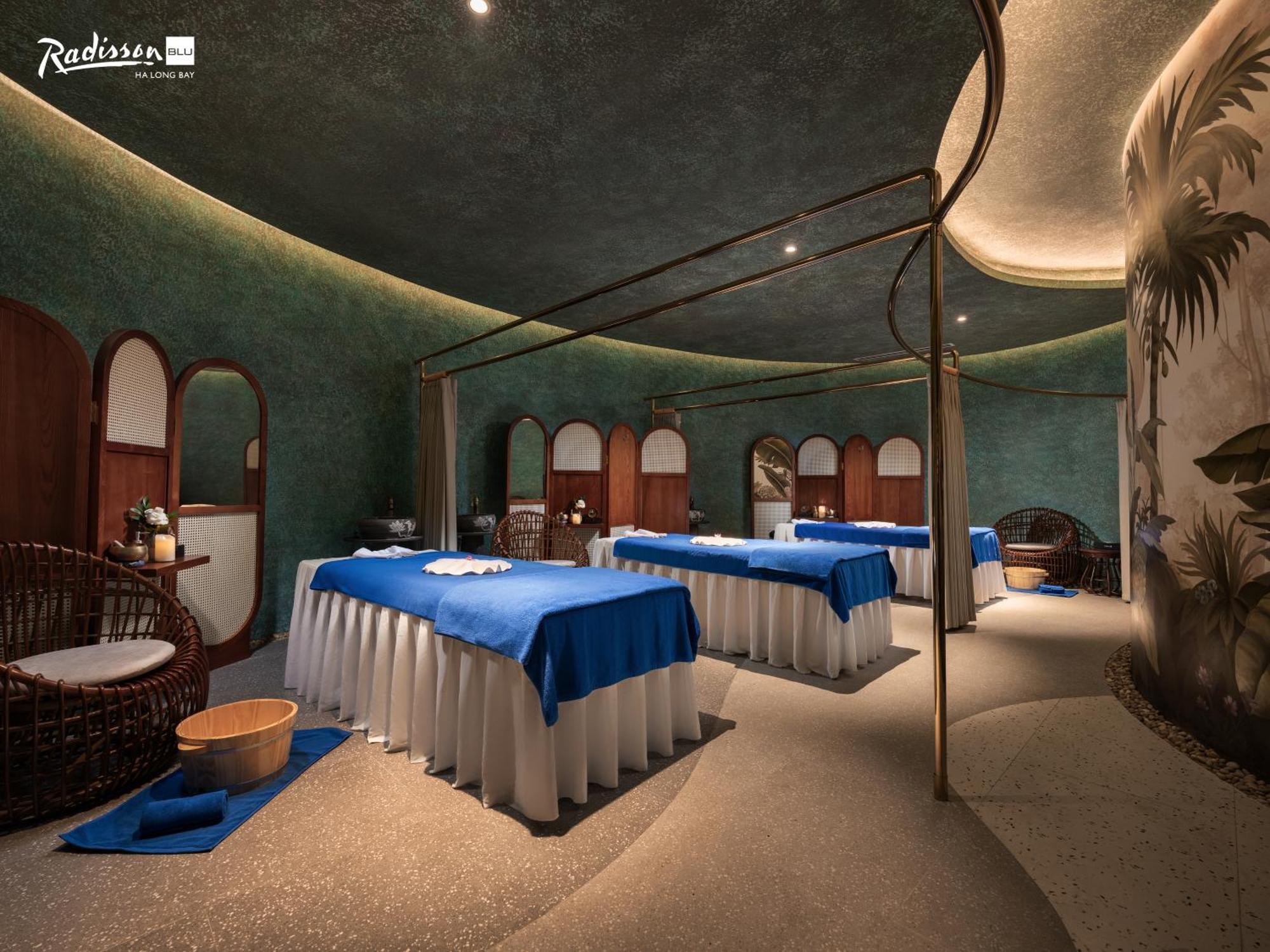 Radisson Blu Ha Long Bay Hotel Bagian luar foto