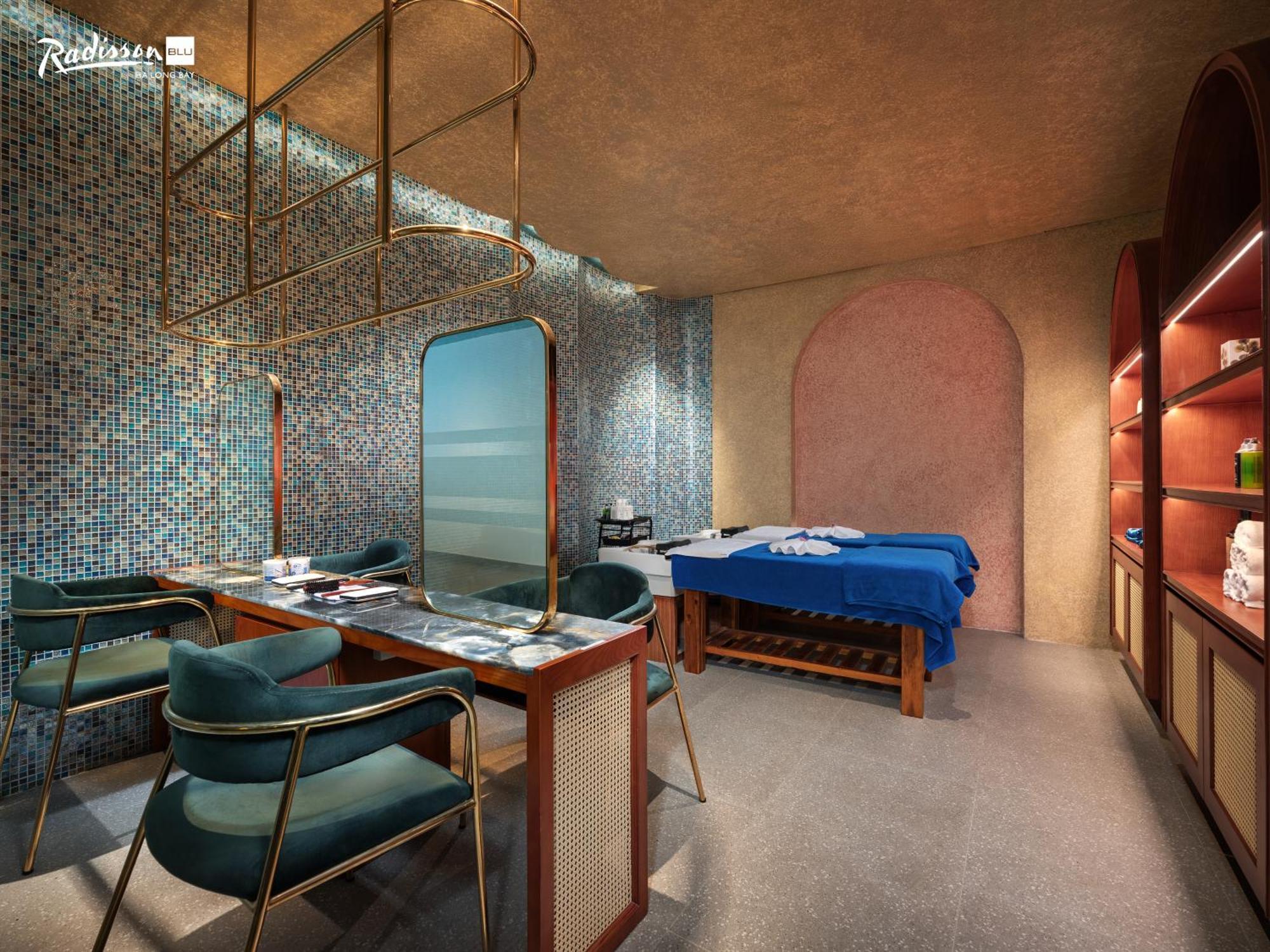 Radisson Blu Ha Long Bay Hotel Bagian luar foto